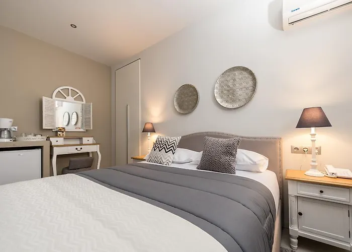 Filoxenia & فندق كالافريتا